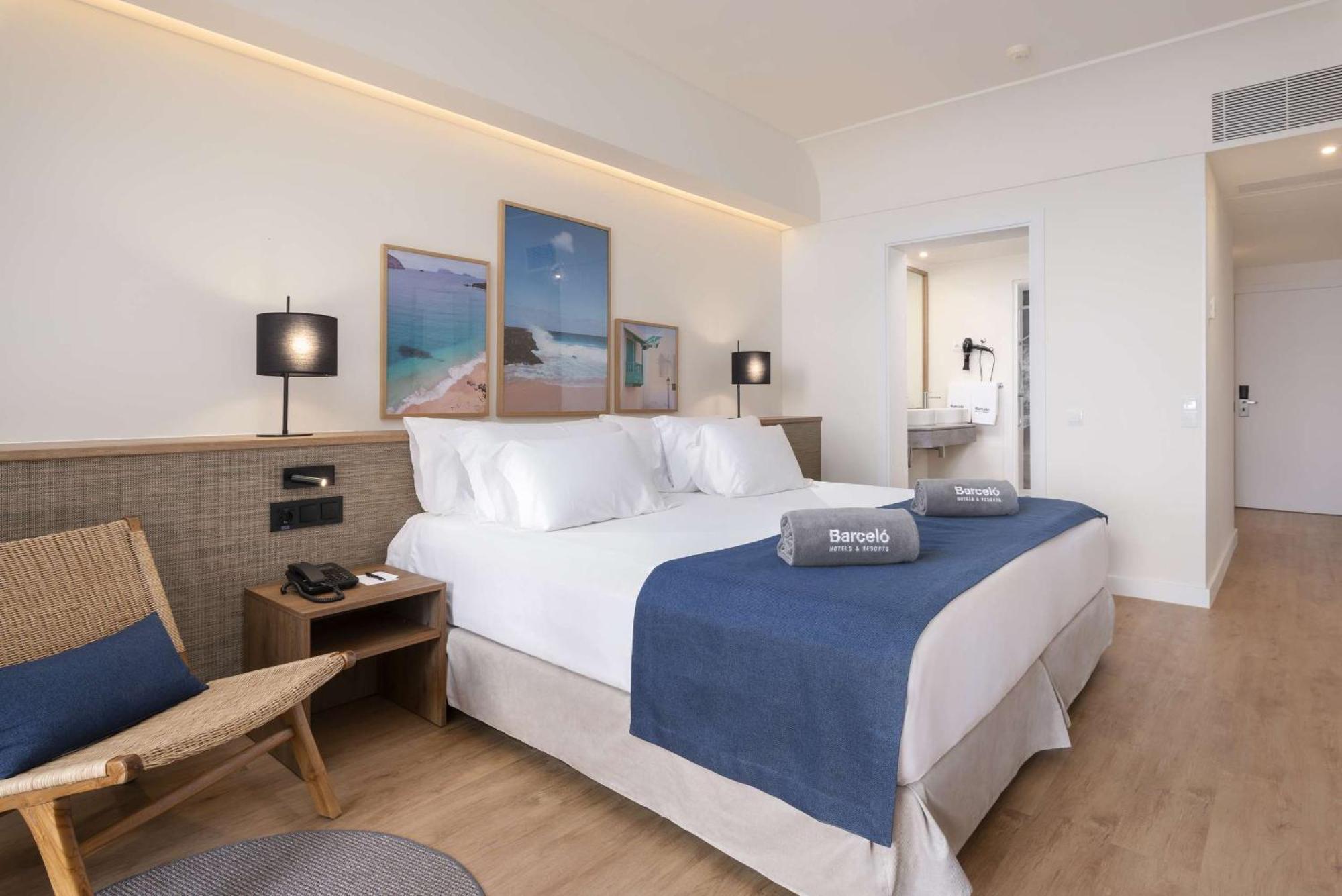Double or Twin Room Sea View